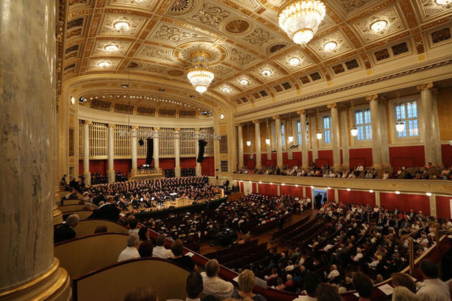 Pfingstgottesdienst im Konzerthaus Wien.