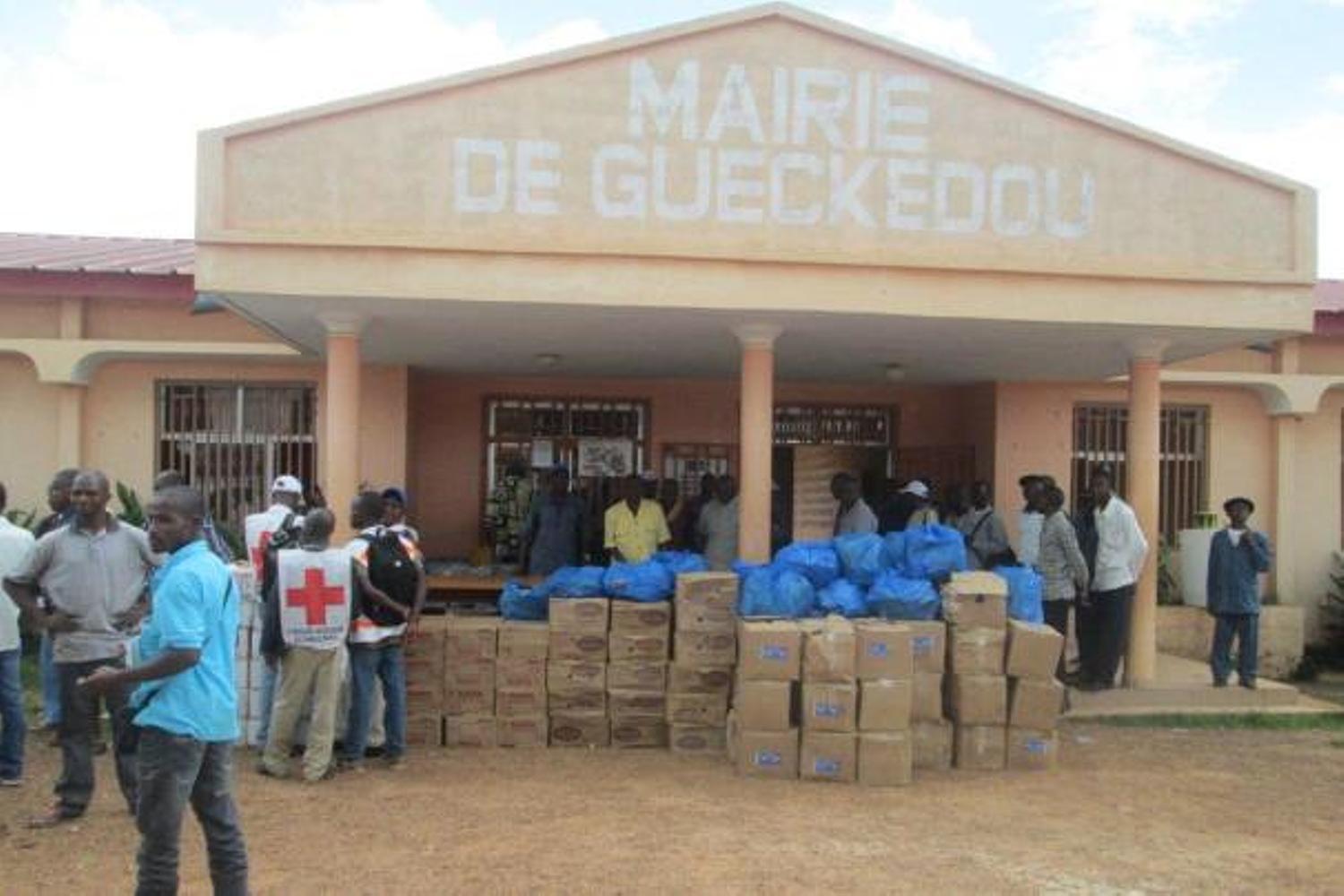 ...untertsützt Hilfslieferungen in die Ebola-Regionen (Fotos: NAK Süd)