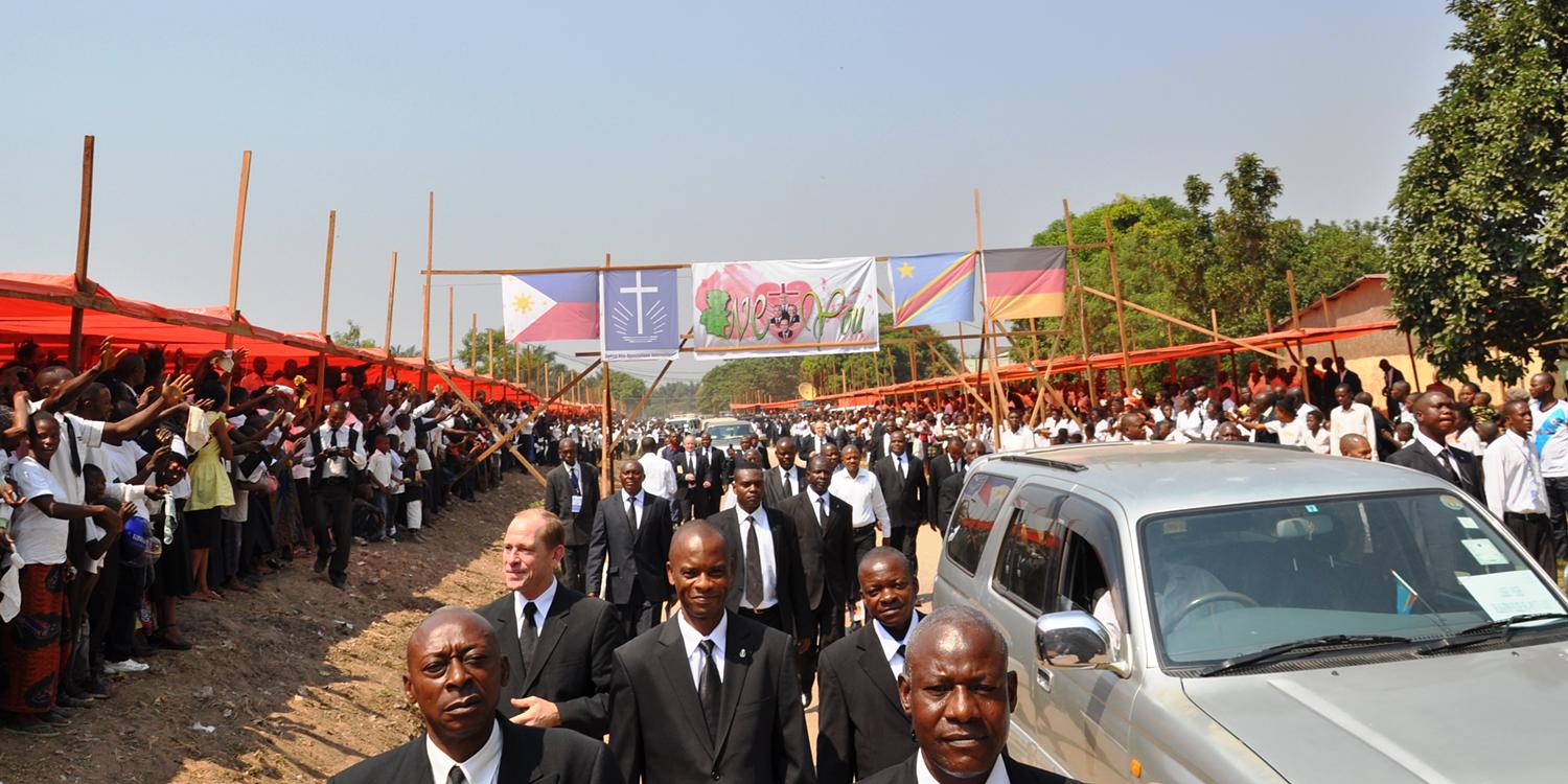 Gottesdienste im Kongo sind immer groß