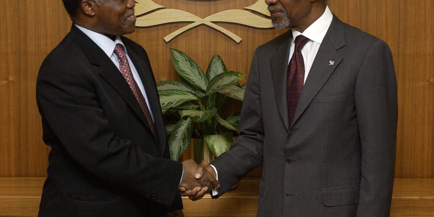 Samuel Kobia und Kofi Annan verabreden Friedensgebete der Kirchen (Foto: frei)