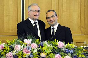 Der bisherige und der neue Stammapostel Jean Luc Schneider (rechts)