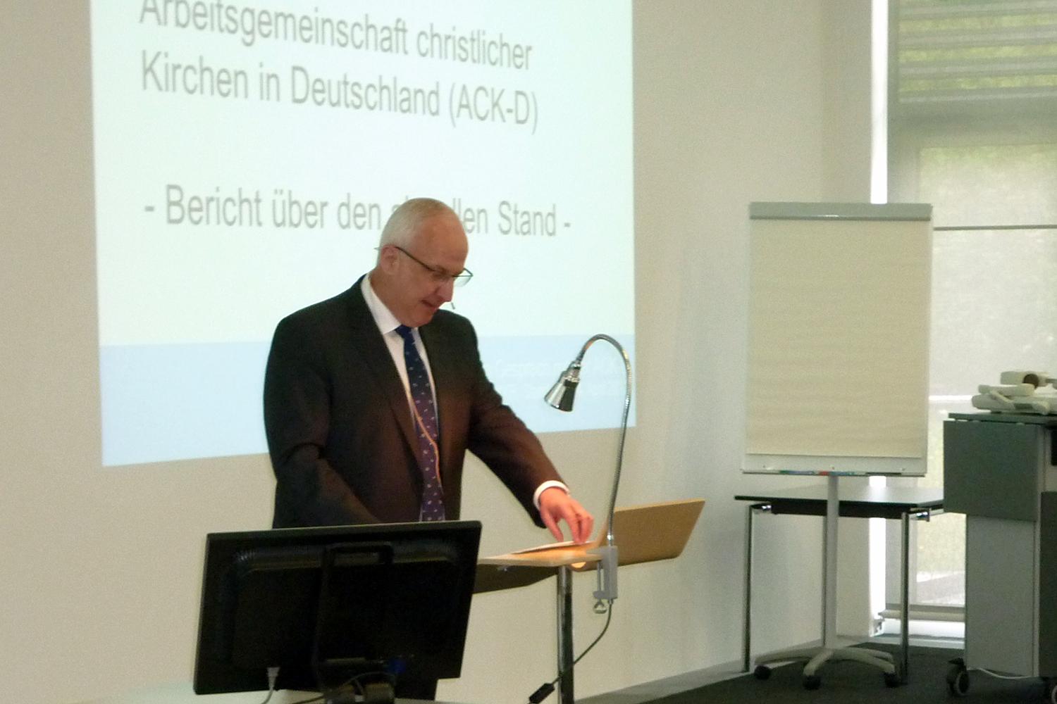 ... und zu den theologischen Fachgesprächen mit der ACK Deutschland (Fotos: NAKI)