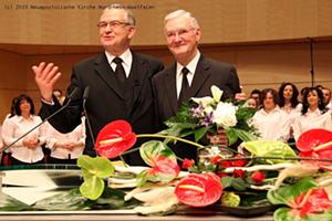 Apostel Klaus Zeidlewicz (rechts) trat an Himmelfahrt in den Ruhestand