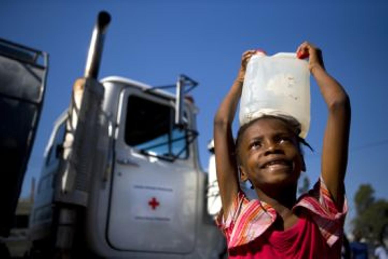... und sauberes Trinkwasser (Foto: DRK)