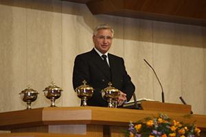 Bezirksapostel Wolfgang Nadolny hatte zum Familiengottesdienst eingeladen (Foto: NAK BB)