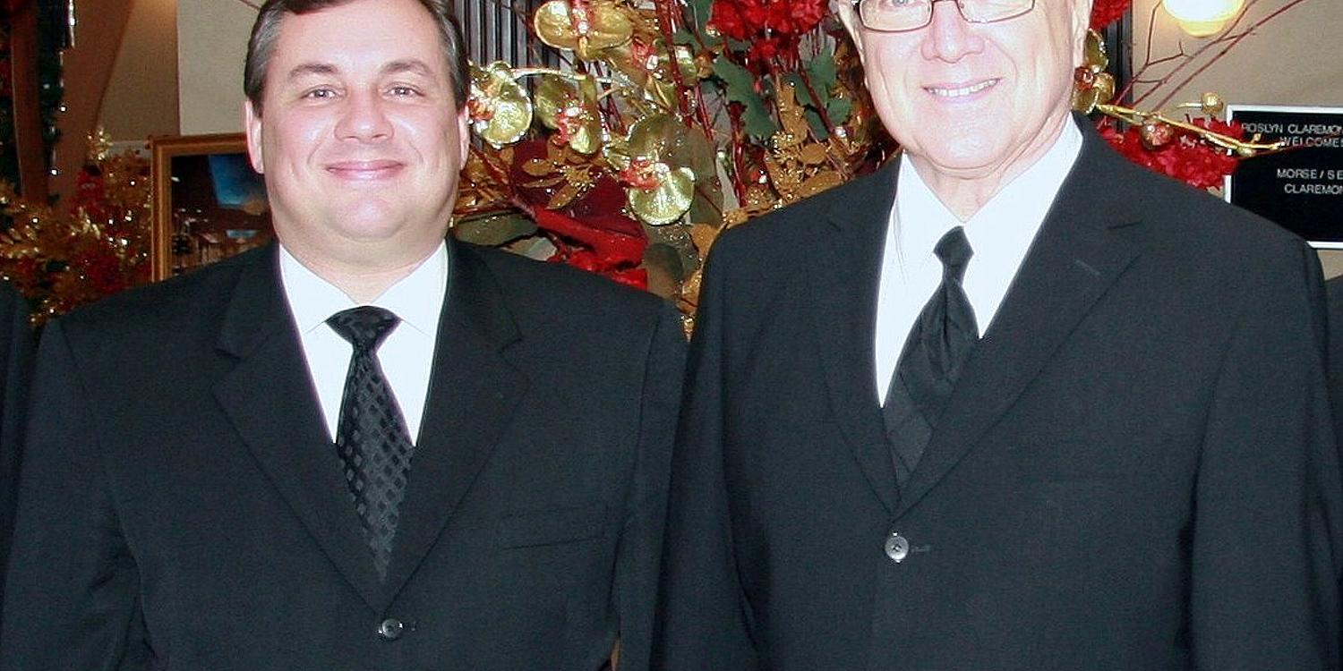 Bezirksapostelhelfer Leonard Kolb (links) und Bezirksapostel Richard Freund (Foto: NAC USA)