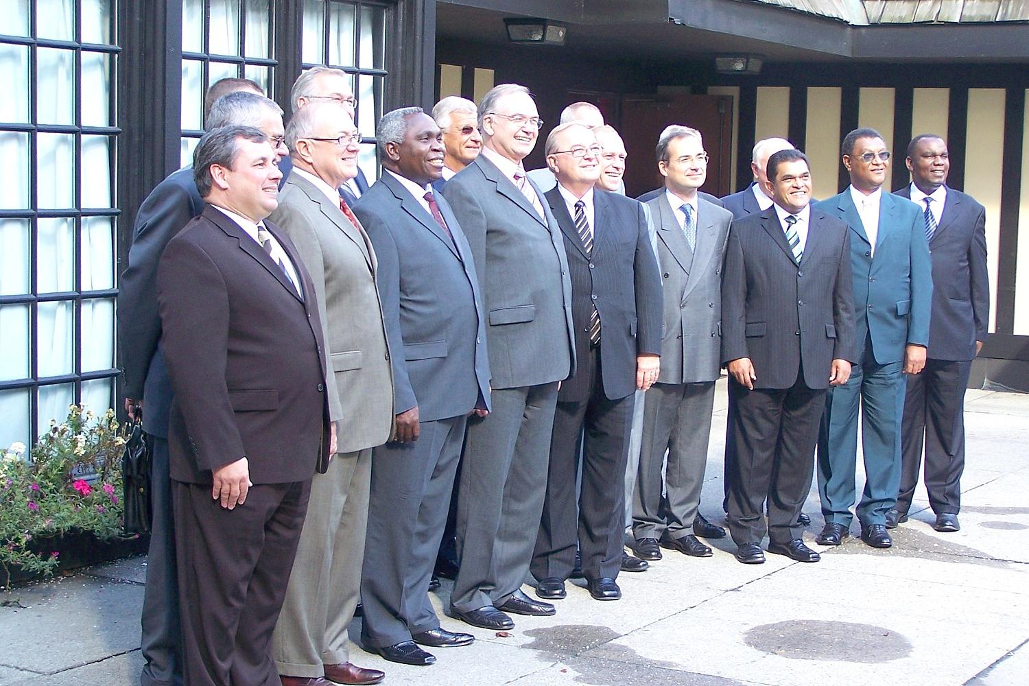 Line-up for a group photo of the District Apostle Meeting Africa (photos: NACI)