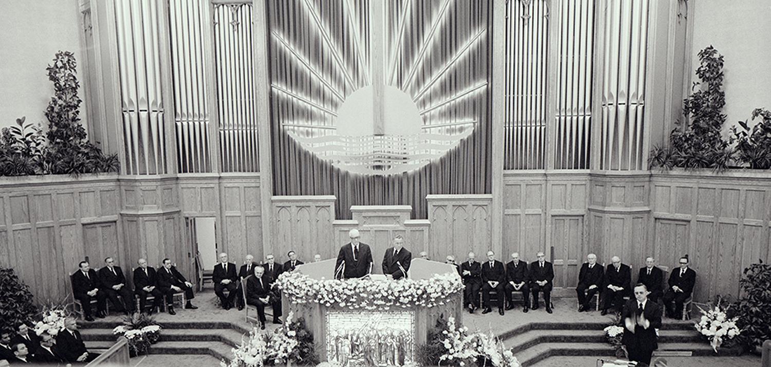 Divine service in the congregation Kitchener Central (Canada), 1977