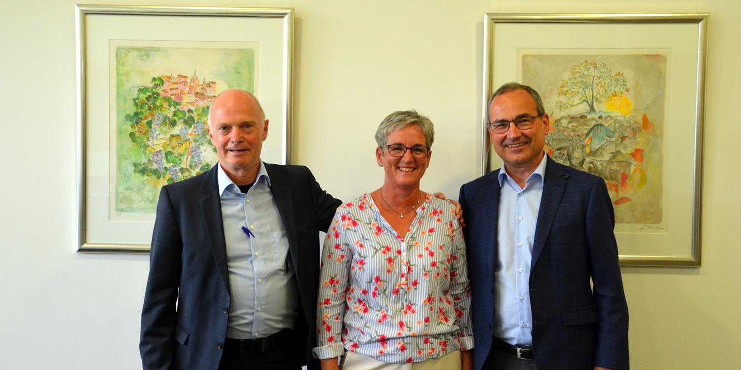 A small farewell ceremony: with Erich Senn and Esther Weyermann two deserving employees of NACI are retiring